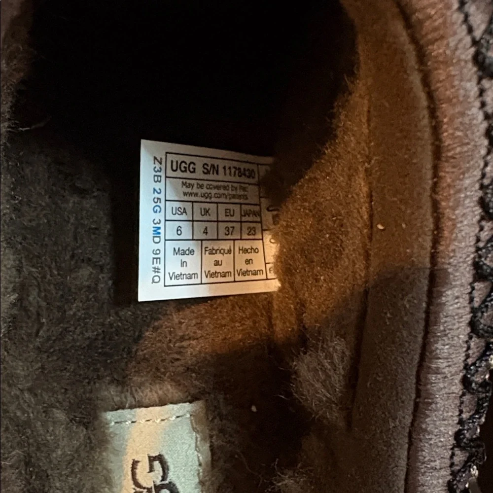 UGG Tazz Captain Slippers - Picture 4 of 5